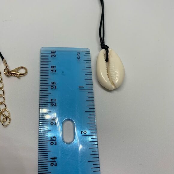 Simple Cowrie SeaShell Necklace on Black Cord (U1) - Picture 3 of 3